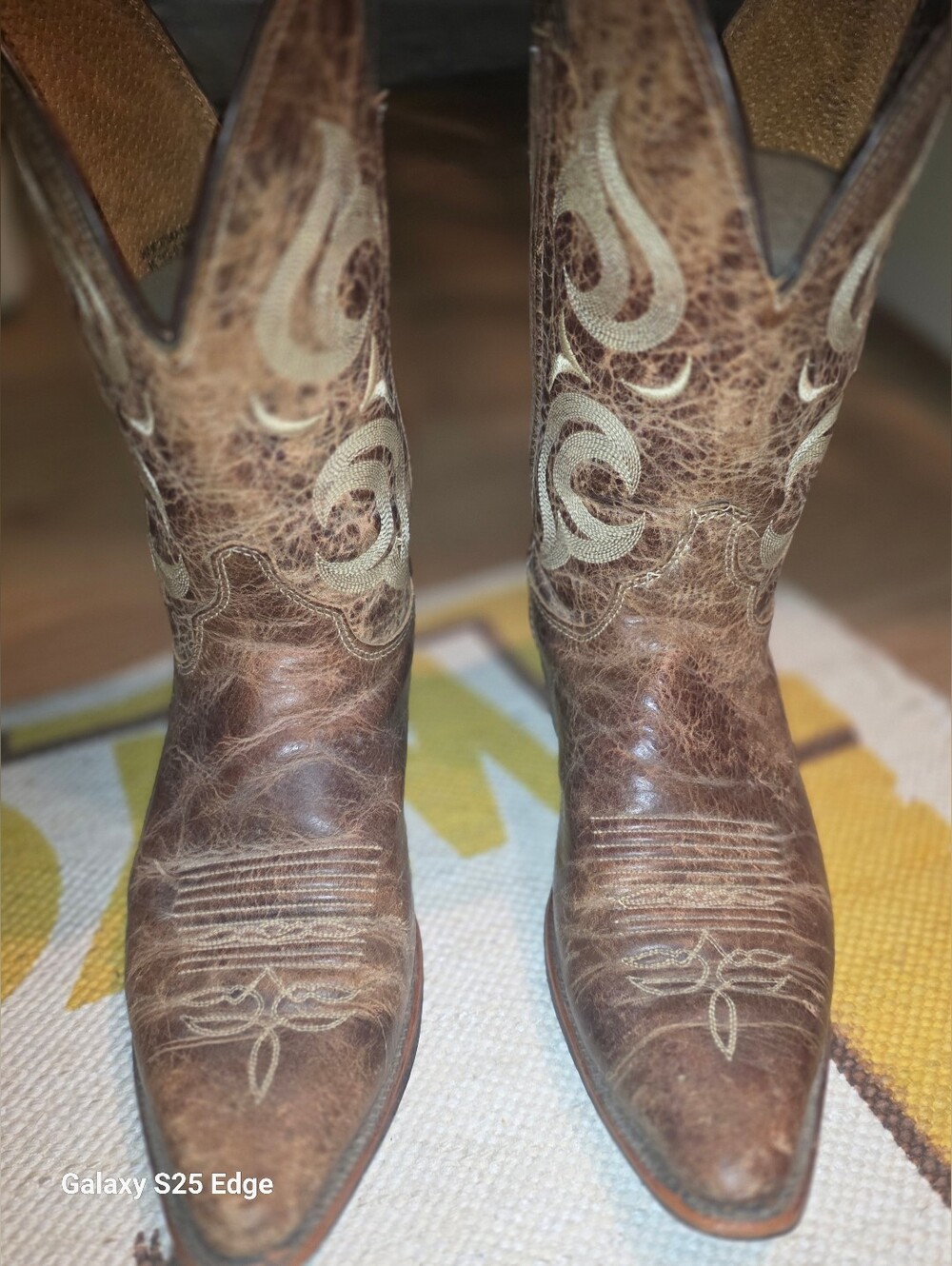 Justin BR103 Men's Bent Rail Western Boot With a Pointed Snip Size 9d